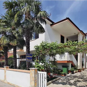 https://apartments-corinne-novigrad.in-istria.net
